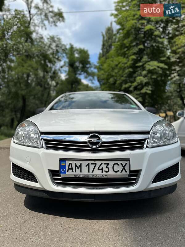 Универсал Opel Astra 2009 в 