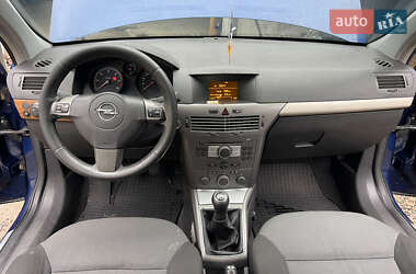 Универсал Opel Astra 2005 в 