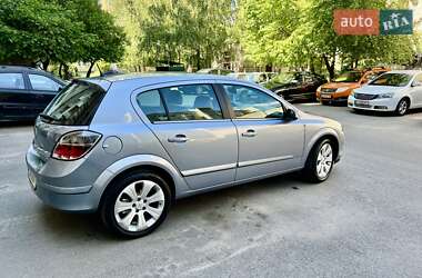 Хэтчбек Opel Astra 2009 в 