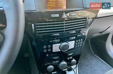 Хэтчбек Opel Astra 2009 в 