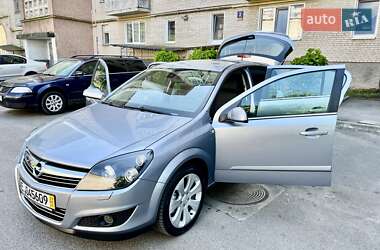 Хэтчбек Opel Astra 2009 в 