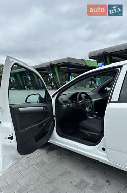 Универсал Opel Astra 2009 в 
