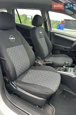 Универсал Opel Astra 2009 в 