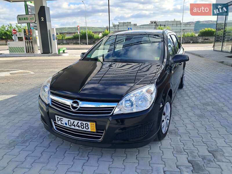 Универсал Opel Astra 2008 в Могилев-Подольске