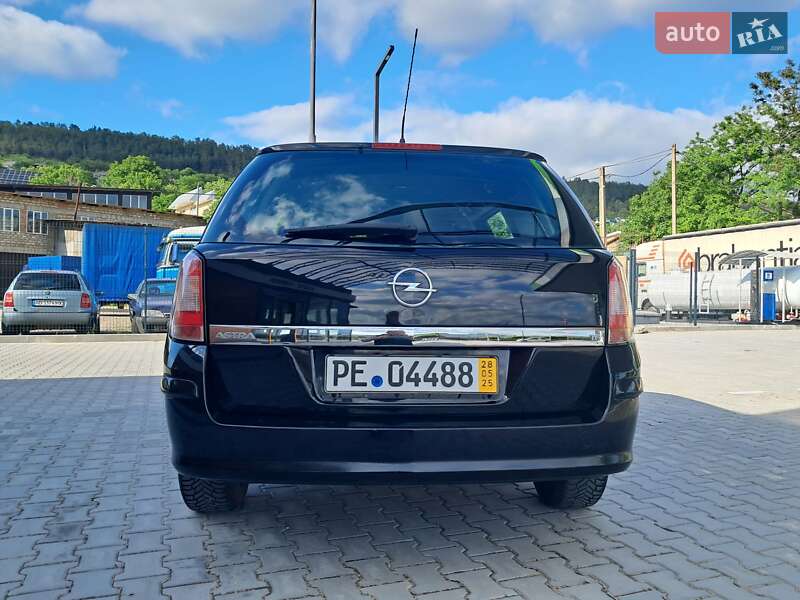 Универсал Opel Astra 2008 в Могилев-Подольске