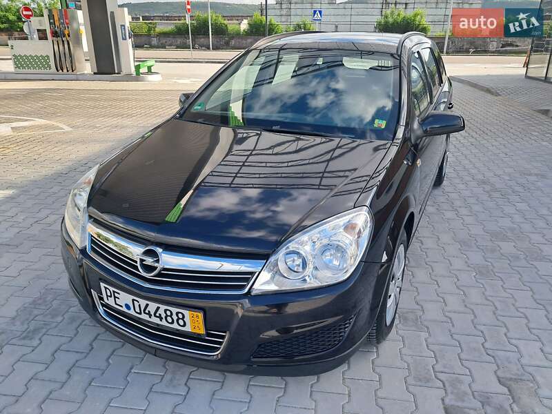 Универсал Opel Astra 2008 в Могилев-Подольске