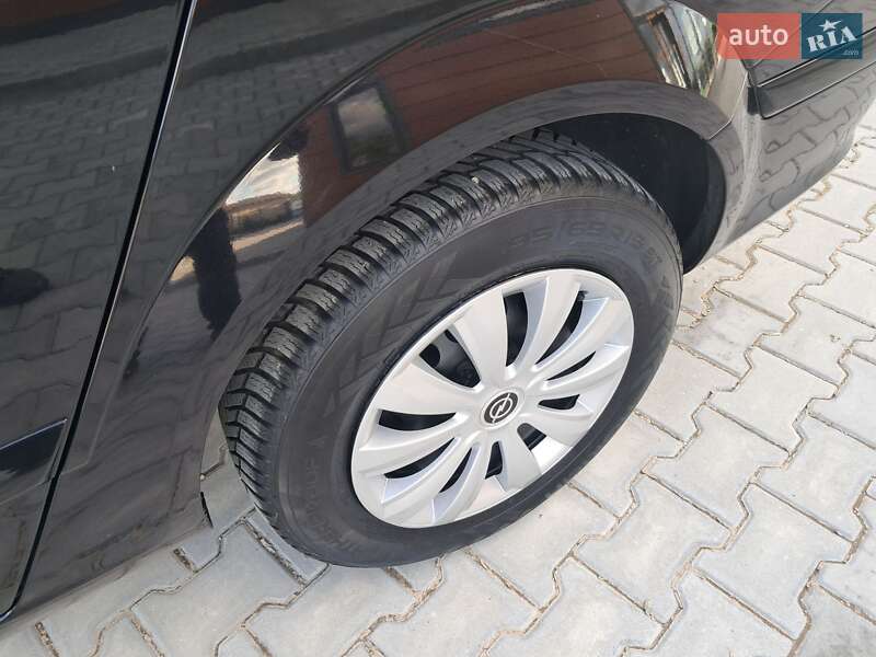 Универсал Opel Astra 2008 в Могилев-Подольске