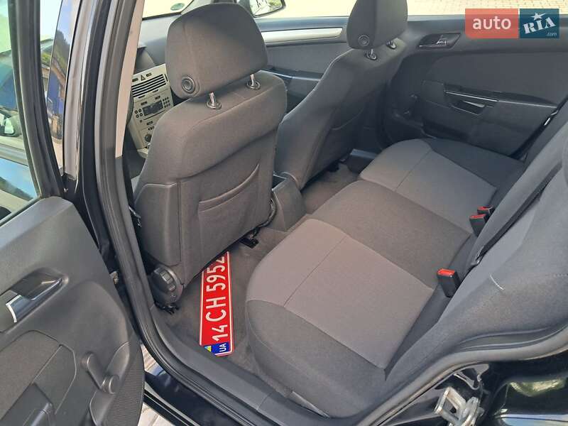Универсал Opel Astra 2008 в Могилев-Подольске