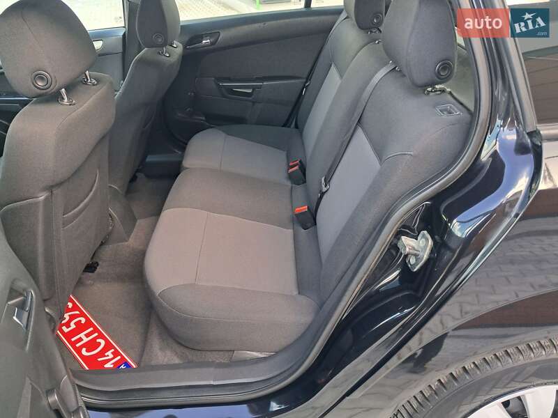 Универсал Opel Astra 2008 в Могилев-Подольске