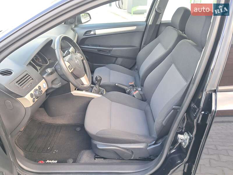 Универсал Opel Astra 2008 в Могилев-Подольске