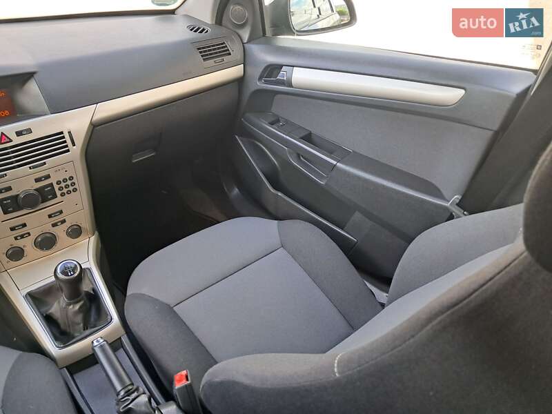 Универсал Opel Astra 2008 в Могилев-Подольске