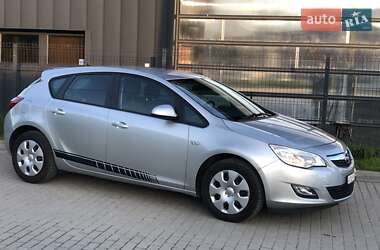 Хэтчбек Opel Astra 2011 в 