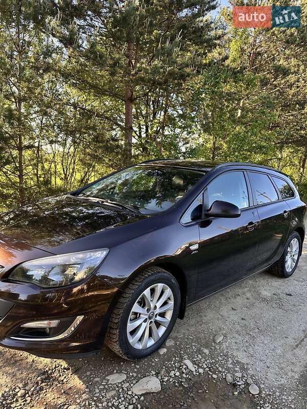 Універсал Opel Astra 2013 в Рожнятові