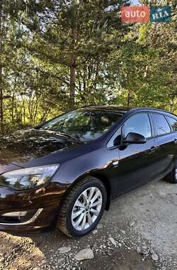 Універсал Opel Astra 2013 в 