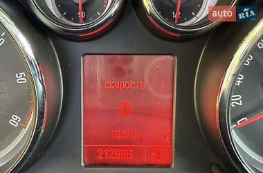 Хэтчбек Opel Astra 2011 в 