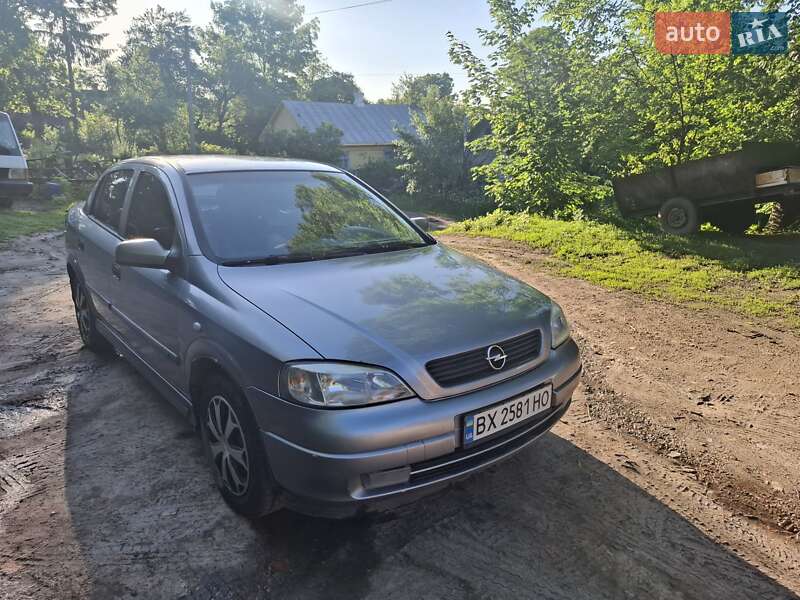 Седан Opel Astra 2003 в Острозі