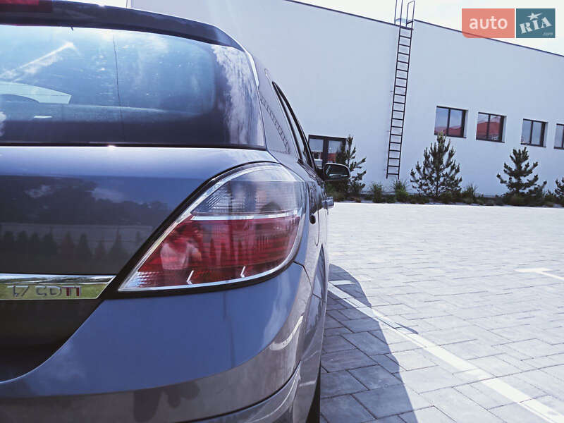Хэтчбек Opel Astra 2007 в Луцке