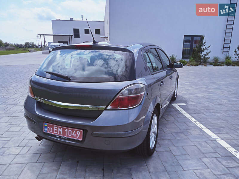 Хэтчбек Opel Astra 2007 в Луцке