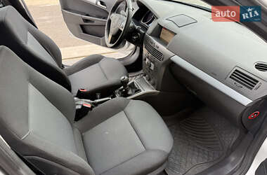 Универсал Opel Astra 2007 в 