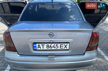 Седан Opel Astra 2003 в 