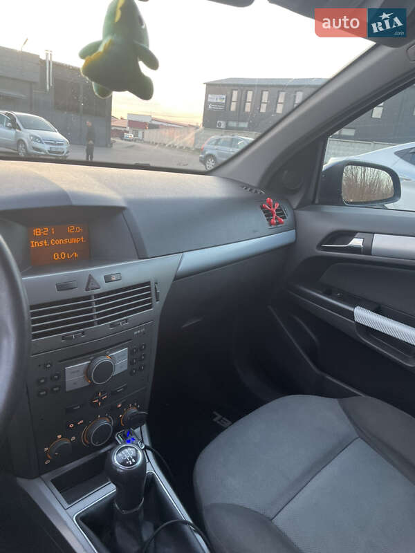 Хетчбек Opel Astra 2005 в Шумську
