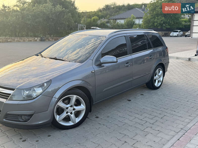 Універсал Opel Astra 2005 в Могилів-Подільському