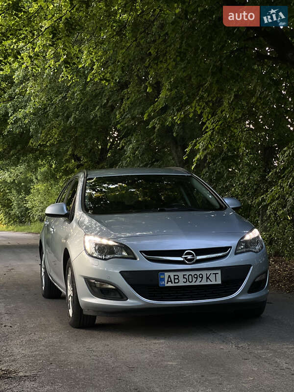 Универсал Opel Astra 2013 в Баре