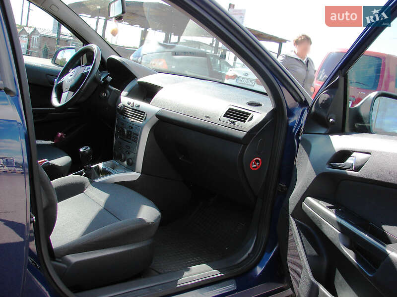 Універсал Opel Astra 2012 в Одесі