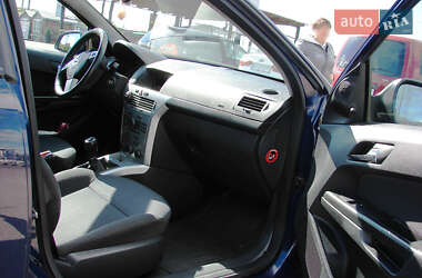 Универсал Opel Astra 2012 в 