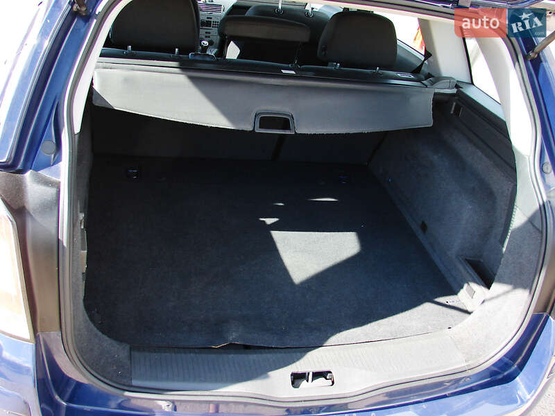 Універсал Opel Astra 2012 в Одесі