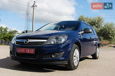 Универсал Opel Astra 2012 в 