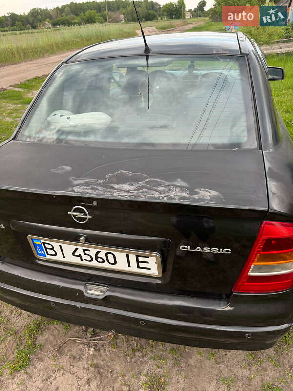Седан Opel Astra 2006 в Новых Санжарах