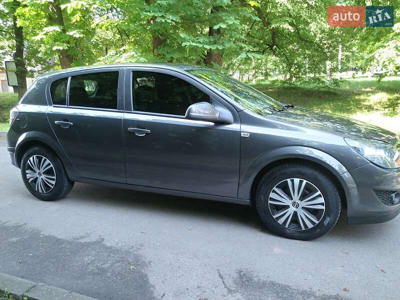Седан Opel Astra 2011 в Трускавце