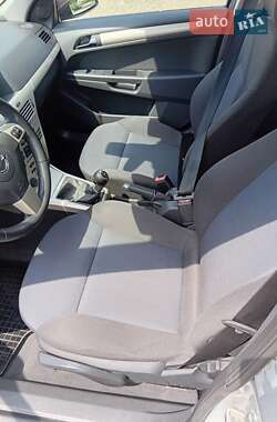 Хэтчбек Opel Astra 2008 в 