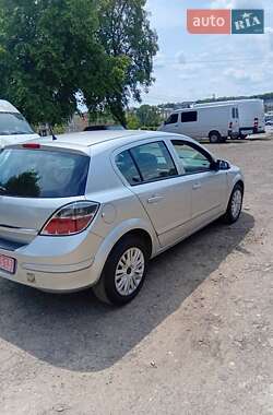 Хэтчбек Opel Astra 2008 в 