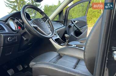 Хэтчбек Opel Astra 2014 в 