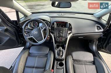 Хэтчбек Opel Astra 2014 в 