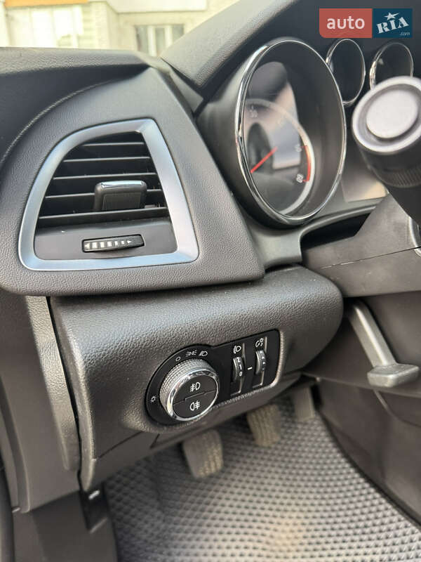 Універсал Opel Astra 2013 в Хмельницькому