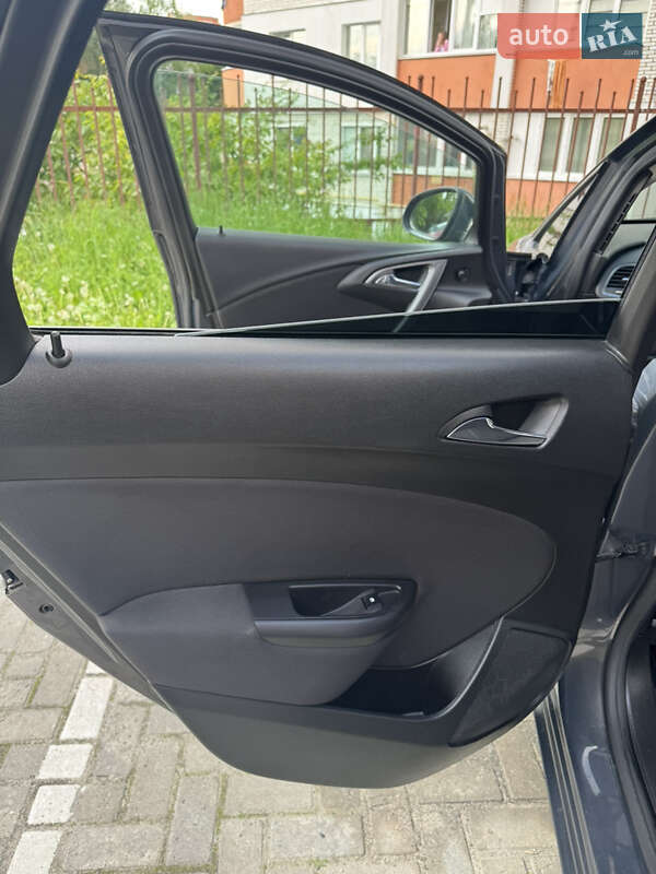 Універсал Opel Astra 2013 в Хмельницькому