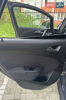 Универсал Opel Astra 2013 в 