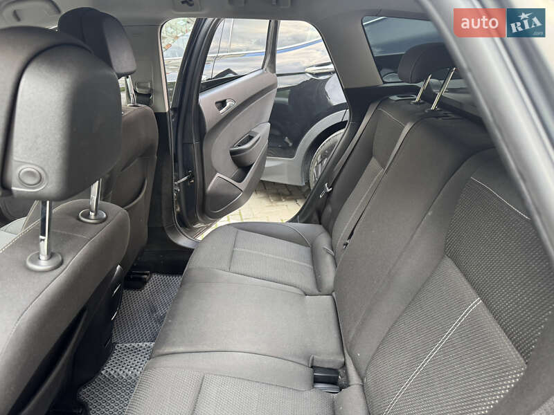 Універсал Opel Astra 2013 в Хмельницькому