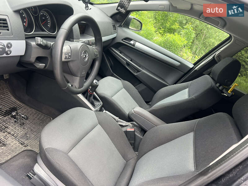 Универсал Opel Astra 2006 в Житомире