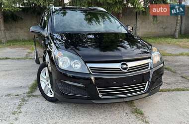 Универсал Opel Astra 2010 в 