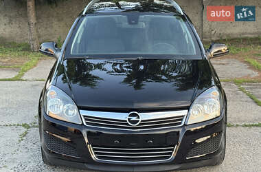 Универсал Opel Astra 2010 в 