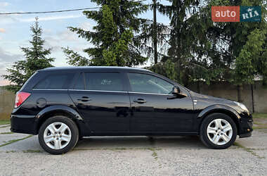 Универсал Opel Astra 2010 в 