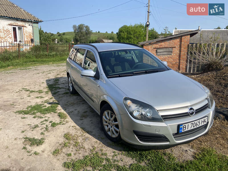 Универсал Opel Astra 2005 в Лубнах