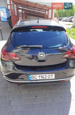 Хэтчбек Opel Astra 2013 в 