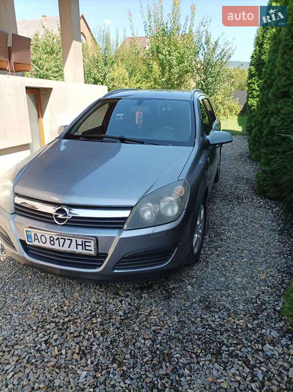 Універсал Opel Astra 2005 в Виноградові
