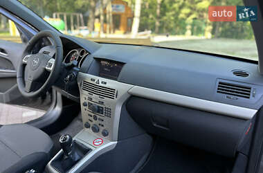 Универсал Opel Astra 2009 в 