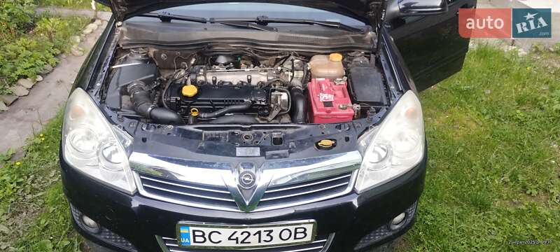 Универсал Opel Astra 2007 в Сколе